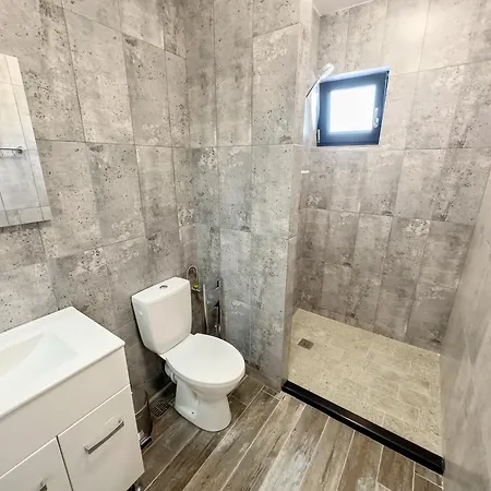 شقة Aqua 15