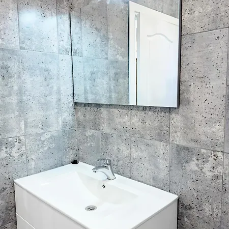 Aqua 15 * إيفوري نورد